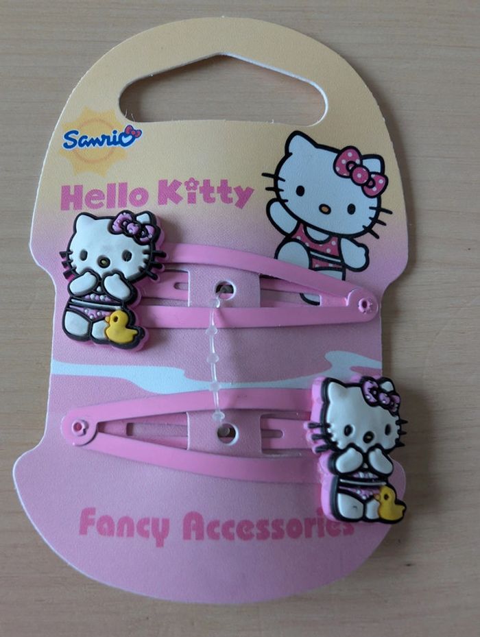 Lot de deux pinces Hello Kitty neuves