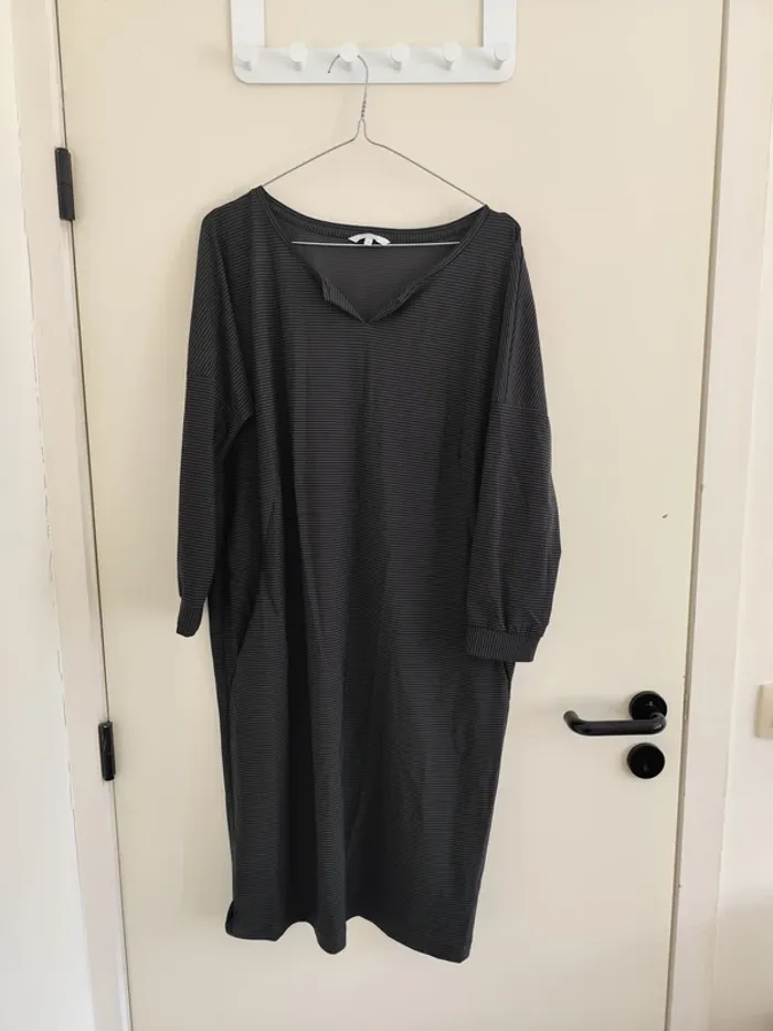 Lot de 2 robes d'été manches longues Sandwich 40 comme neuves - photo numéro 7