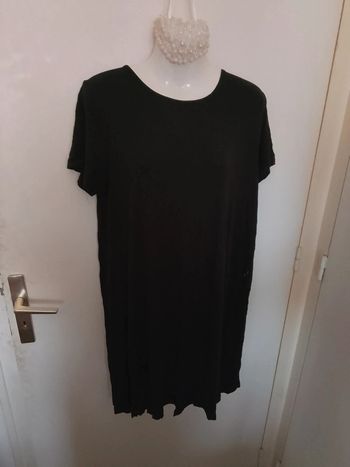 Robe courte noir avec motif au crochet dans le dos taille 46/48