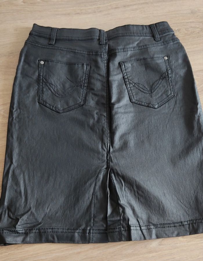 Jupe jean's toile enduite noire Gémo Taille 38 - photo numéro 5