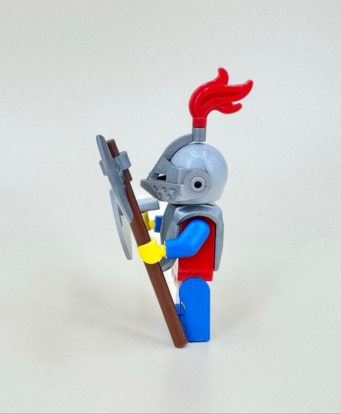 Lego Figurines Castle : Femme Soldat Lion Knight, visage double expression, casque à visière - NEUF - photo numéro 6