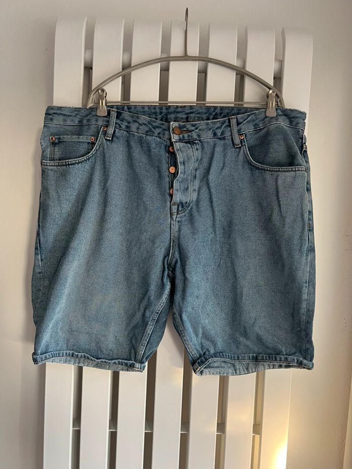 Short en jean neuf 107cm
