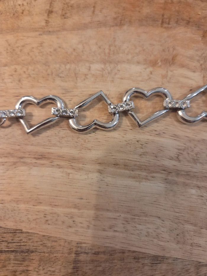 Bracelet cœurs entrelacés argenté avec strass - photo numéro 2