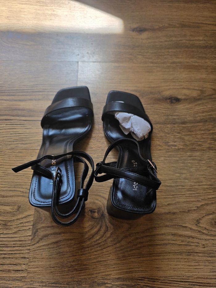 Chaussures à talons noires neuf - photo numéro 3