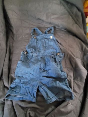 Salopette courte taille 6 mois  67 cm in extenso