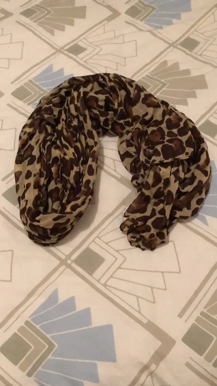 Foulard léopard - photo numéro 2