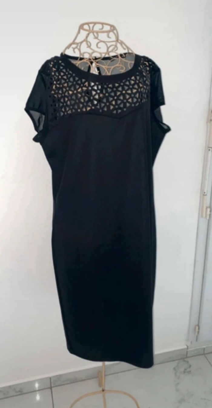 Robe noire - photo numéro 4