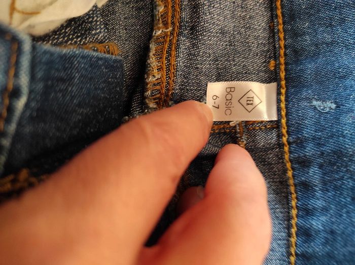 Pantalon jeans neuf mixte 6/7 ans - photo numéro 3
