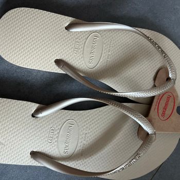 Havaianas femme fine dorée taille 42 neuve
