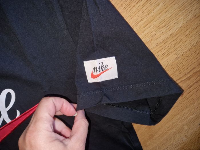 T shirt Nike taille S comme NEUF - photo numéro 3