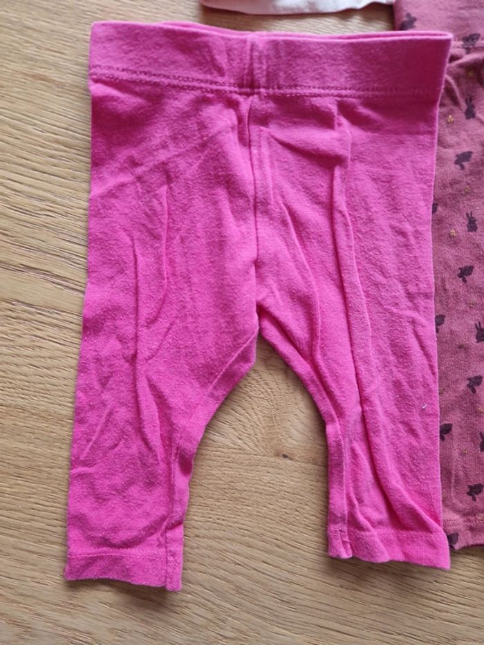 T-shirt +leggings 3 mois - photo numéro 2