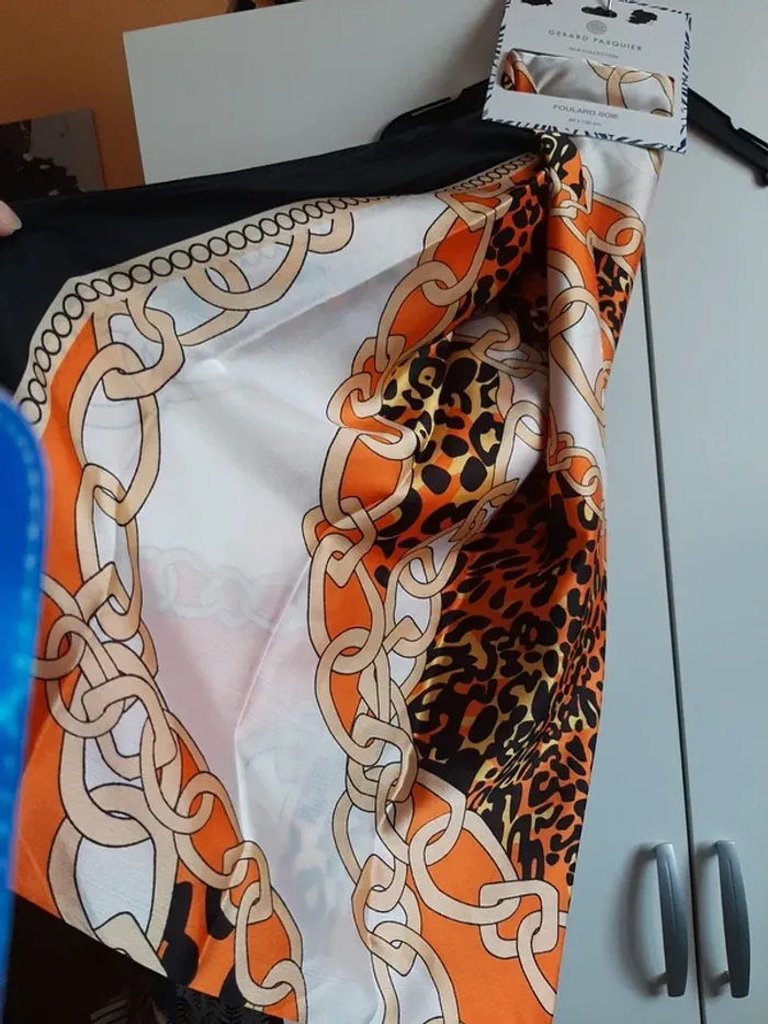 Foulard soie Gérard Pasquier