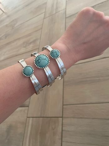 Bracelet manchette argenté pierre bleu moa