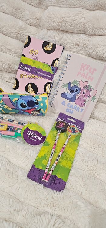 Ensemble papeterie Stitch Neuf