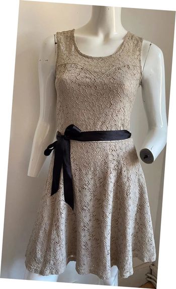 Robe beige Morgan dentelle taille 40 avec noeud