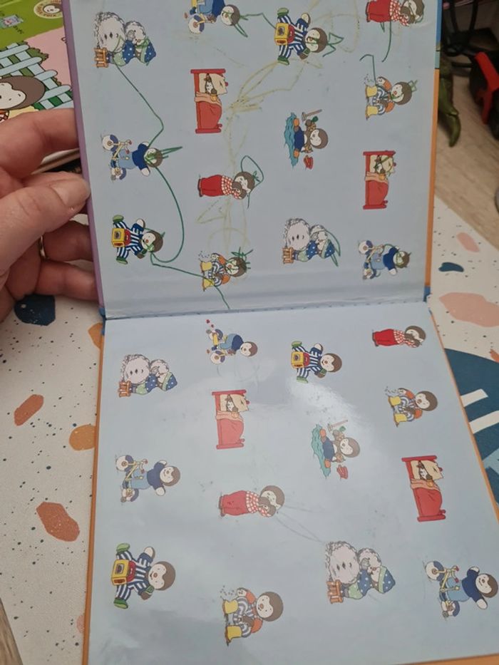 Livre T'choupi n°14 : T'choupi rentre à l'école - photo numéro 2