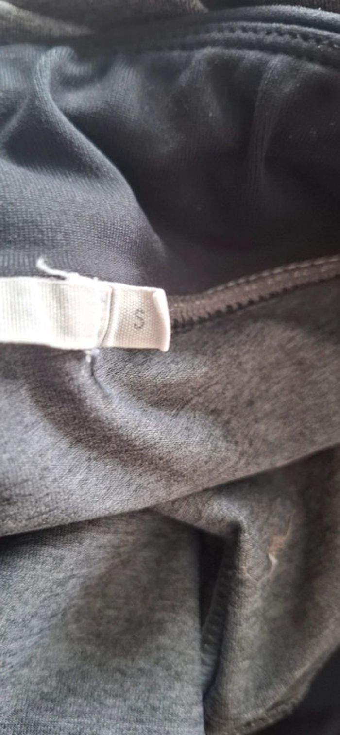 Leggings sport taille S gris et noir avec pochettes laterales - photo numéro 5