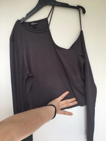 sweat ouvert sur l’épaule