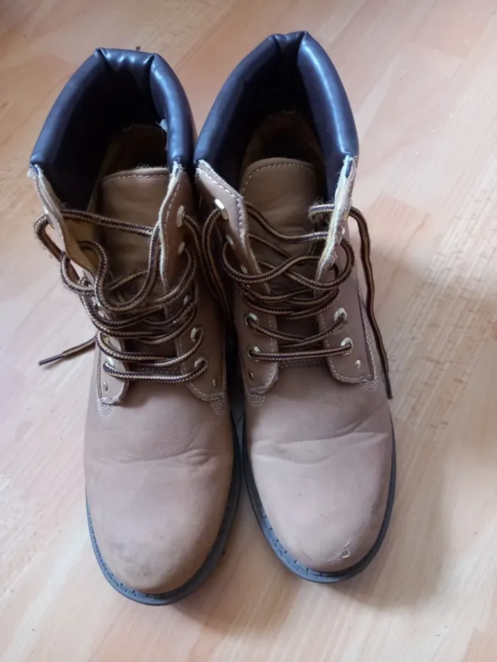 Chaussures montante - photo numéro 2