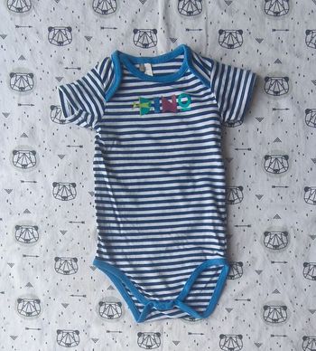 Bodie manches courtes taille 12 mois