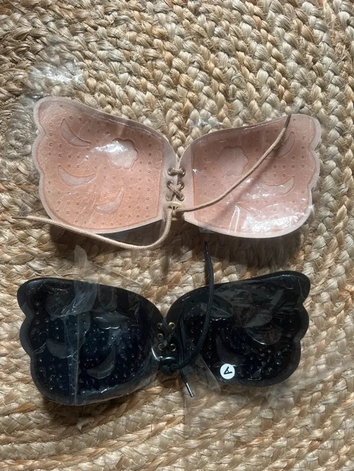 Soutien gorge adhésifs - photo numéro 2