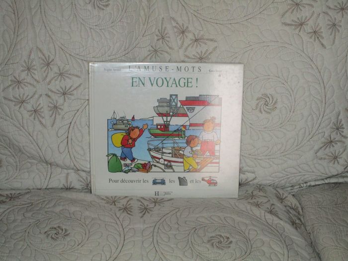 Livre "L'amuse-mots : en voyage !" dès 2 ans