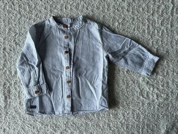 Chemise rayée blanche et bleu clair 12 mois gemo