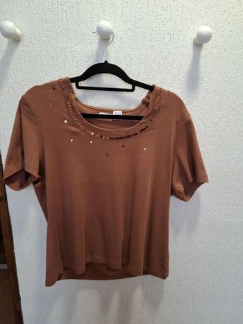 Beau tee-shirt femme Anne Weyburn 46/48 chocolat sequins excellent état