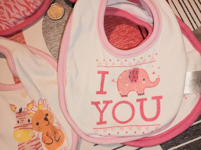 Lot 5 bavoirs 👧 - photo numéro 4