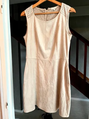 Robe salsa beige
