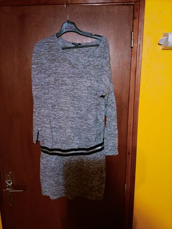 Robe grise à manches longues