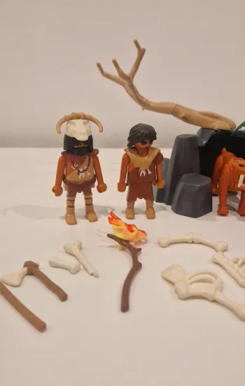 Playmobil "Tigres à dents de sabre et chasseurs"