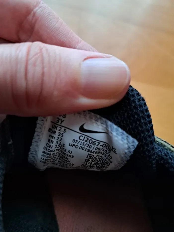 Baskets Nike taille 35 - photo numéro 4
