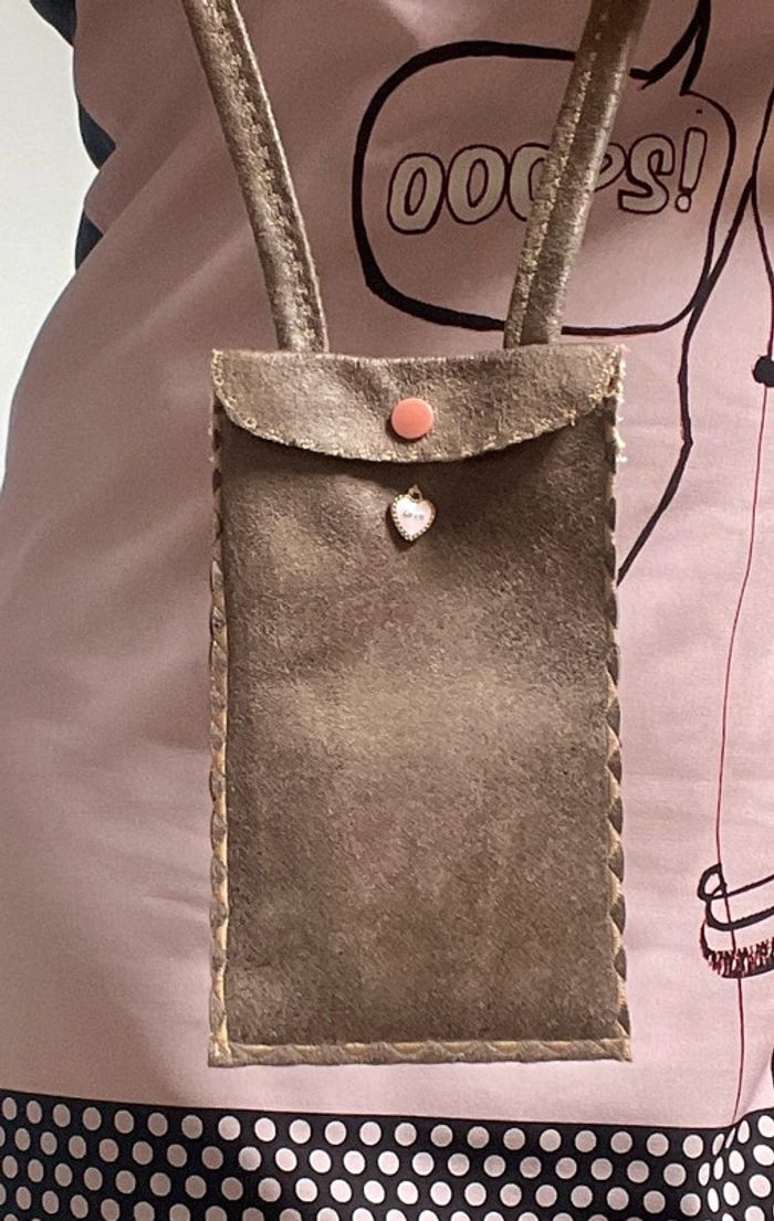 Joli pochette sac bandoulière pour 📞 portable neuve en suédine marron - photo numéro 9