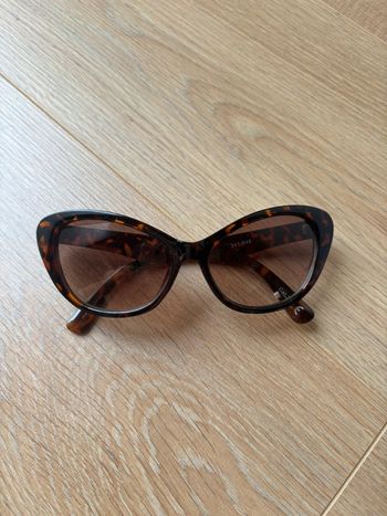 Lunette de soleil femme