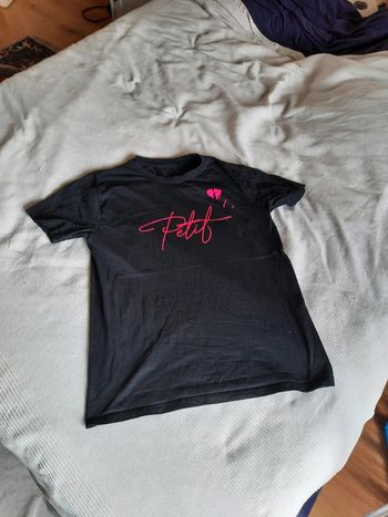 Lot de deux t-shirts manches courtes taille m floqué