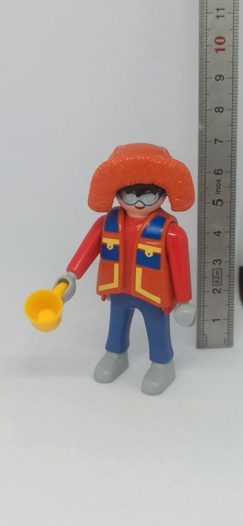 Homme explorateur polaire avec tasse playmobil