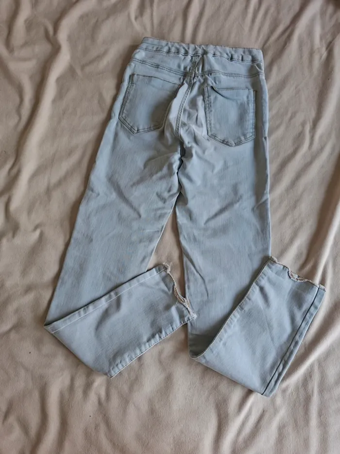 jeans bleu clair marque Zara taille 11/12 ans, en très bon état - photo numéro 3