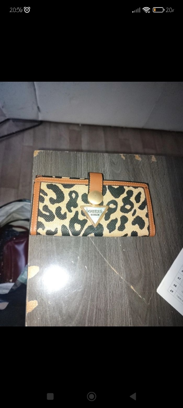 Porté feuille Guess