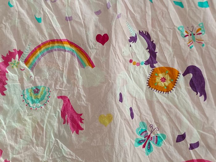 Housse de couette+ taie d'oreiller licornes 🦄 et arc en ciel 🌈 - photo numéro 7