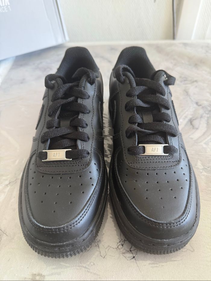 👟 Nike Air Force 1 noires – Pointure 36,5