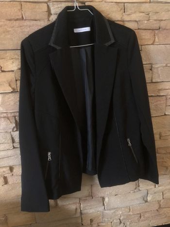 Veste noire taille 42 Julie Guerande valeur 129€