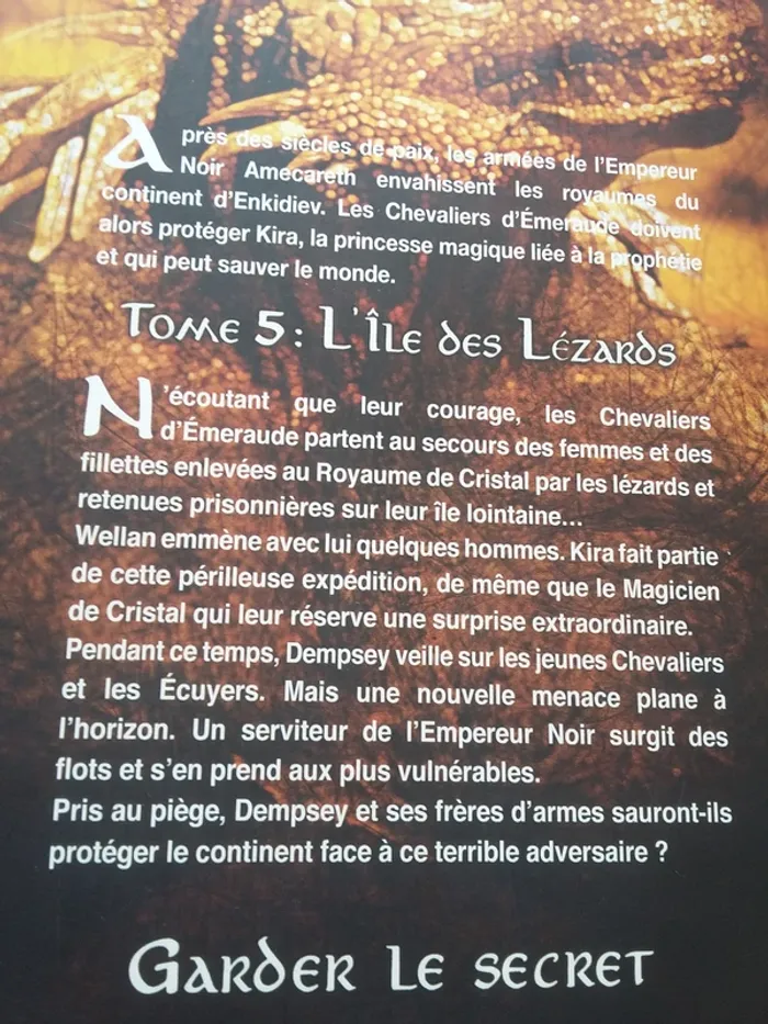 livre les chevaliers d'emeraude - photo numéro 2