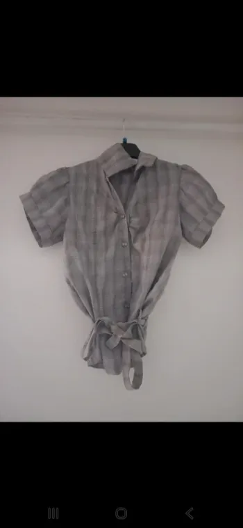 Chemise beige à carreaux – Manches courtes – Taille 40