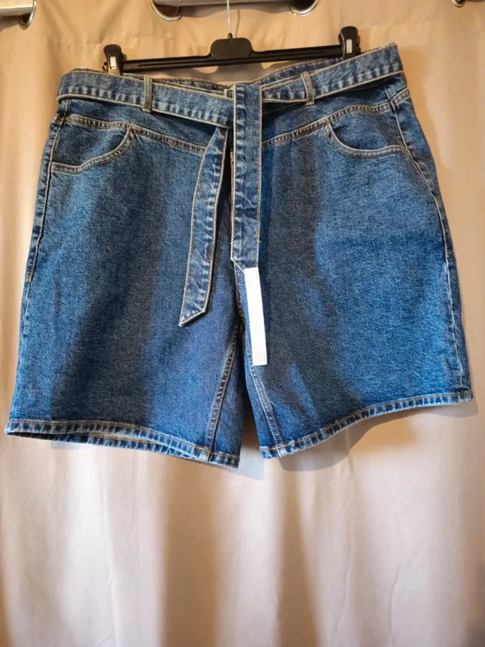 Short jean kiabi 48