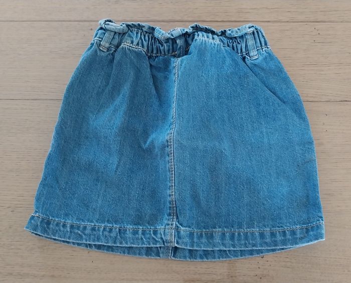 Jupe fille 5ans en très bon état - photo numéro 2