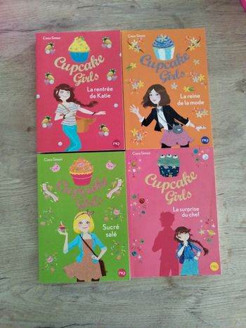 Lot romans cupcake girls