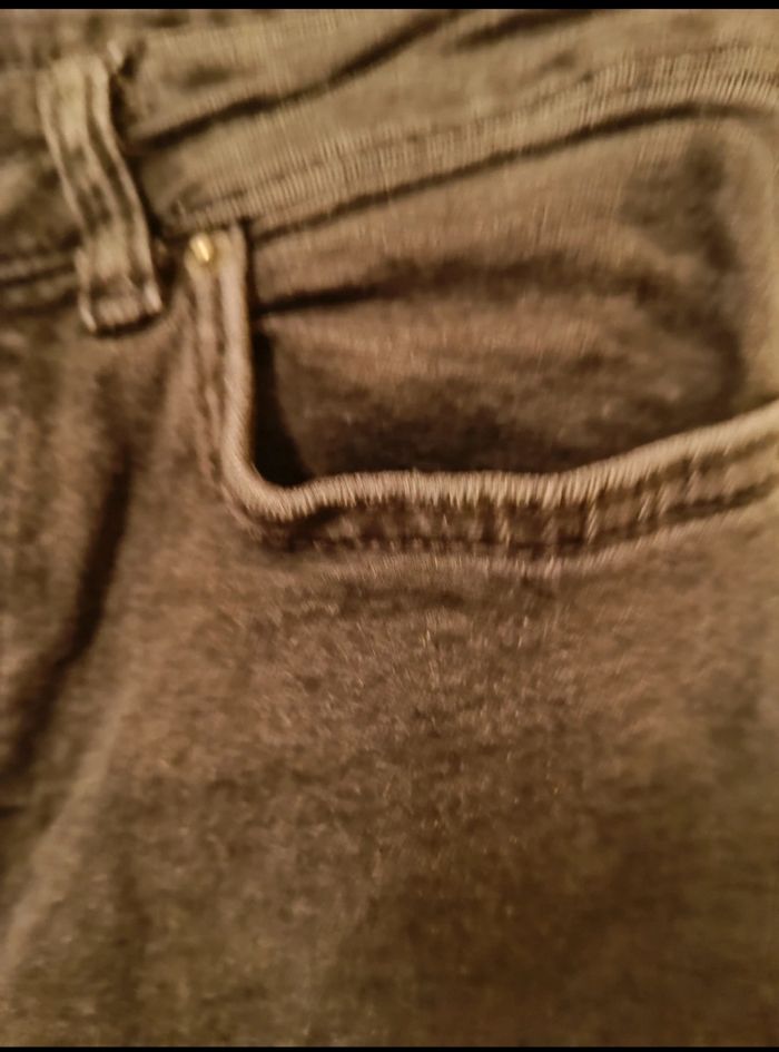 Jean / Pantalon Denim Noir Classique – Taille 36 (S) - photo numéro 4