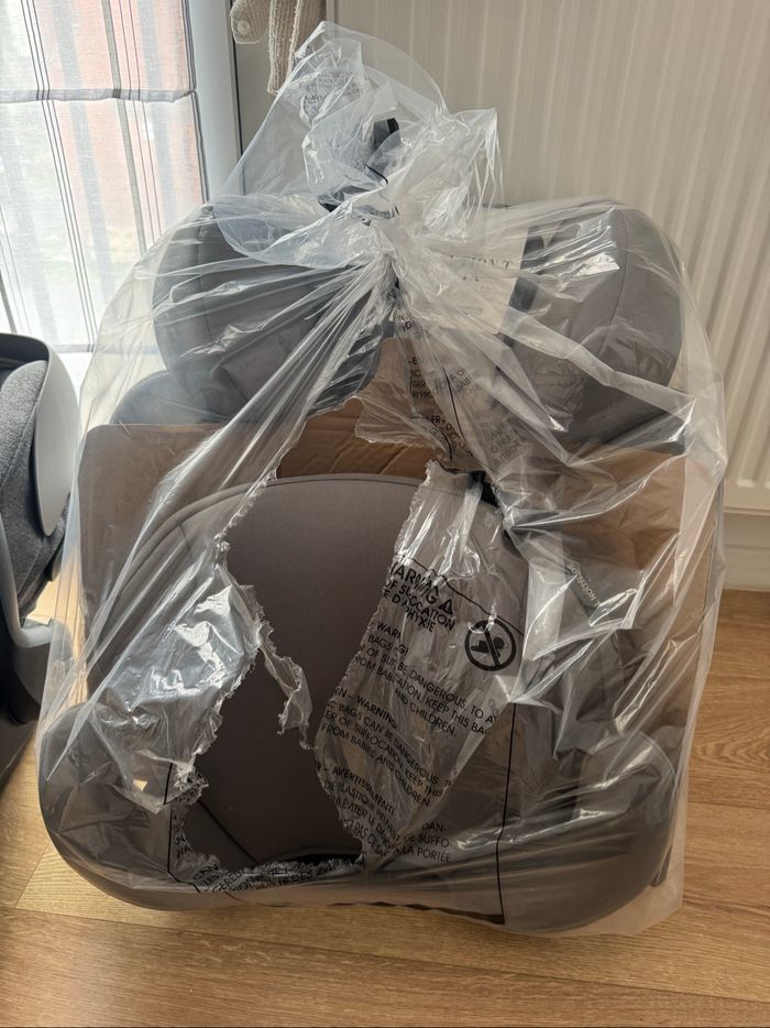 Cosy cybex cloud T neuf et siège réhausseur neuf - photo numéro 5