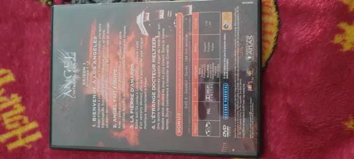 DVD Angel saison 1 épisode 1 à 4 - photo numéro 4